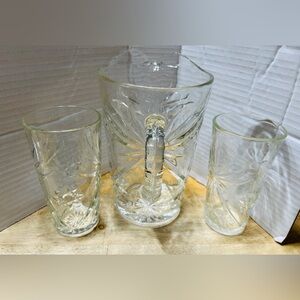Glasses & pitcher, Star of David prescut. Anchor Hocking. Excellent condition!